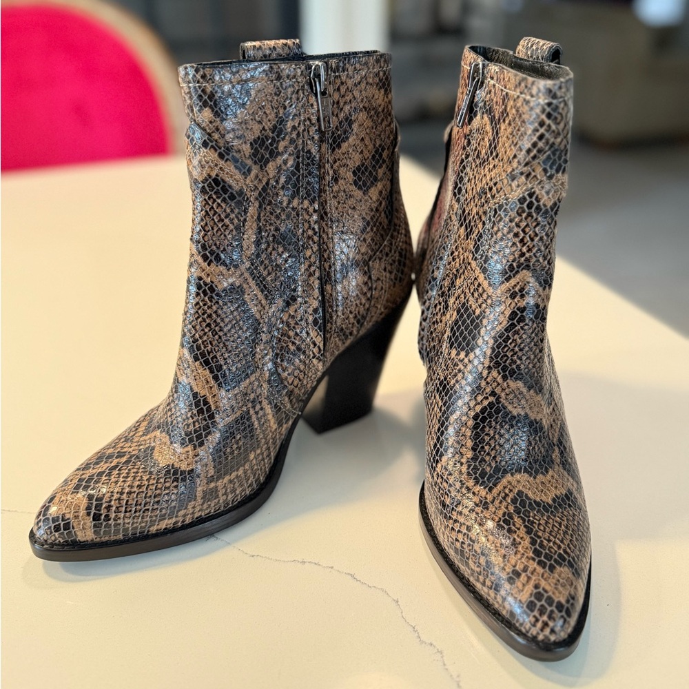 Stylish Snake Print Ankle Boots